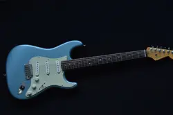 DELUXE STRATOCASTER LINDY
