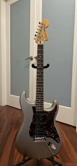 FENDER STRATOCASTER HSS DELUXE 