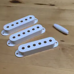 3 VINTAGE REISSUE FENDER STRATOCASTER GUITAR PICKUP STRAT COVERS WHITE NOS RELIC