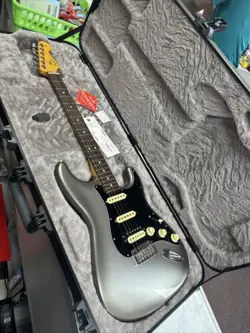 FENDER AMERICAN PROFESSIONAL II STRATOCASTER HSS WITH ROSEWOOD FRETBOARD MERCURY