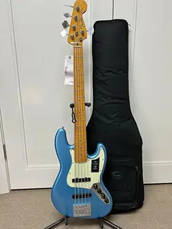 FENDER PLAYER PLUS ACTIVE JAZZ BASS V WITH MAPLE FINGERBOARD - OPAL SPARK