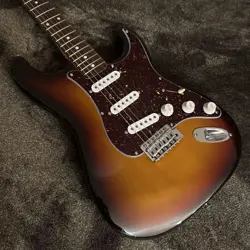 FENDER STRATOCASTER SUNBURST JAPAN
