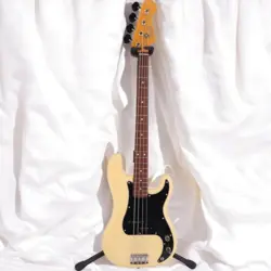 FENDER JAPAN PB-62 PRECISION BASS ELECTRIC BASS - USED, GOOD CONDITION