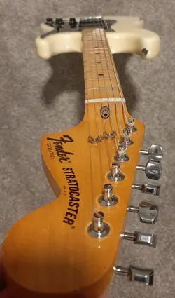 STRATOCASTER HARDTAIL WHITE