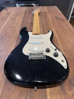 SQUIER BULLET ST-3