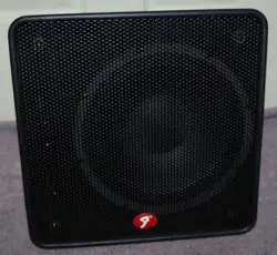 GUITAR/MICROPHONE COMBO AMPLIFIER