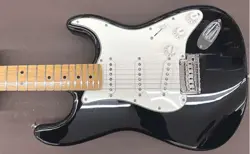 FENDER PLAYER STRAT USED MAPLE NECK MAPLE FINGERBOARD BLACK W/SOFT CASE