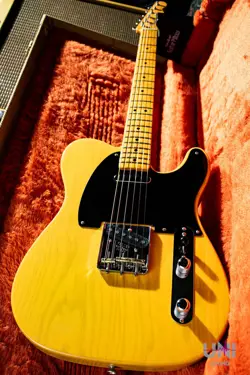 FENDER AMERICAN VINTAGE '52 TELECASTER 2001