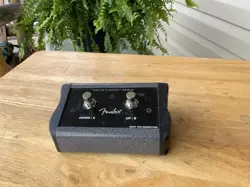 FENDER MS2 MUSTANG AMP 2-BUTTON FOOTSWITCH WITH 1/4