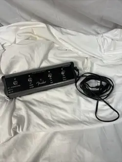 FENDER MUSTANG MS4 GUITAR PEDAL READ DESCRIPTION