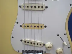 ST72-75 STRATOCASTER