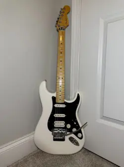 FENDER PLAYER STRATOCASTER FLOYD ROSE HSS POLAR WHITE