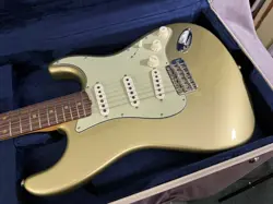 2023 FENDER CUSTOM SHOP JOHNNY A. SIGNATURE STRATOCASTER - LYDIAN GOLD METALLIC