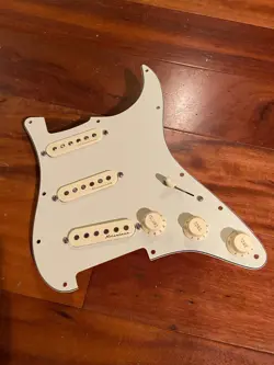 PICKGUARD ALMN