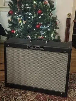 FENDER HOT ROD DELUXE GUITAR AMP 12
