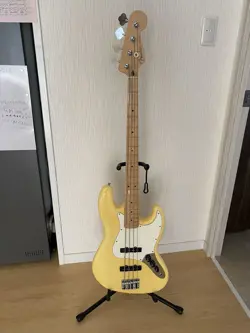 FENDER PLAYER JAZZ BASS YELLOW MADE IN MEXICO