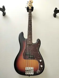 FENDER HIGHWAY ONE PRECISION BASS