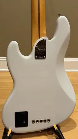 FENDER AMERICAN ULTRA II 2 JAZZ BASS V 5 STRING BASS GUITAR - AVALANCHE WHITE