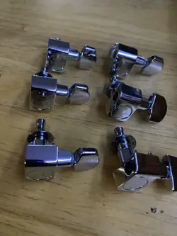 FENDER AMERICAN PROFESSIONA STRATOCASTER/TELECASTER TUNING MACHINES