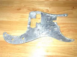 BASS PICKGUARD SHIELD