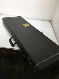 VINTAGE FENDER TELECASTER STRATOCASTER BLACK CHENEY OF ENGLAND HARD GUITAR CASE
