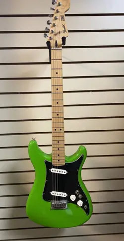 FENDER PLAYER LEAD II RIGHT-HANDED ELECTRIC GUITAR - NEON GREEN