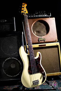 FENDER AMERICAN VINTAGE 62 PRECISION BASS / 2009