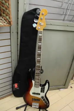 FENDER AMERICAN ULTRA JAZZ BASS ULTRABURST WITH ROSEWOOD FINGERBOARD 4 STRING