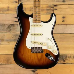 FENDER DEALER EXCLUSIVE AMERICAN PROFESSIONAL II STRATOCASTER ROASTED MAPLE