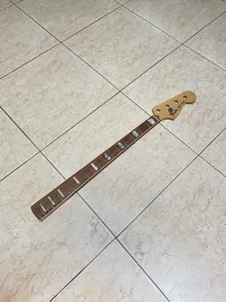 FENDER CLASSIC SERIES 70'S JAZZ BASS NECK