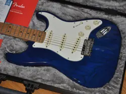 2020 FENDER AMERICAN PROFESSIONAL STRATOCASTER -SAPPHIRE -ROASTED MAPLE NECK