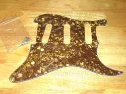 PEARLOID GOLD 3 PLY STRATOCASTER PICKGUARD