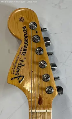 CREAM STRATOCASTER