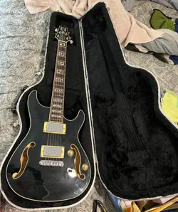 IBANEZ ARTCORE AWD82-TBL-12-01 INCLUDES FENDER CASE