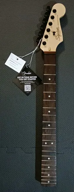 CUSTOM NECK BLACK