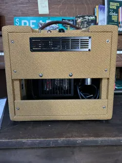 CUSTOM CHAMP 5-WATT