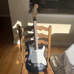 VINTAGE SQUIRE MINI FENDER STRATOCASTER 6 STRING ELECTRIC GUITAR BLACK & WHITE