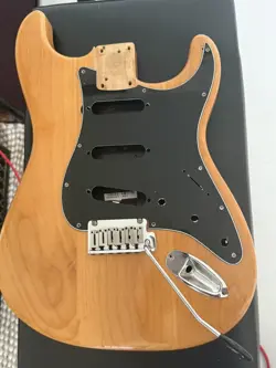 ONE STRATOCASTER LIGHT