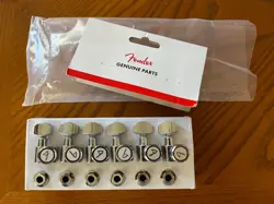 FENDER  6-INLINE LOCKING TUNERS WITH 2-PIN MOUNT - CHROME
