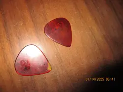 GUITAR PICK-