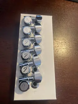 GENUINE FENDER 099-0818-100 6 INLINE STRAT TELE 2 PIN CHROME LOCKING TUNERS