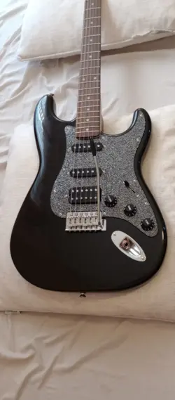 SQUIRE BY FENDER STRAT AFFINITY SERIES