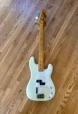 VINTAGE 1975 FENDER PRECISION BASS GUITAR NO RESERVE