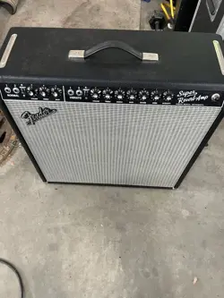 FENDER VINTAGE REISSUE 65 SUPER REVERB 45 WATT GUITAR AMP