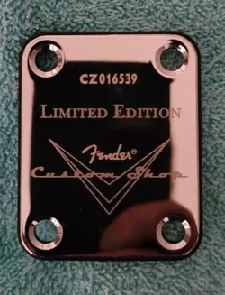 STRATOCASTER NECK PLATE