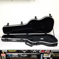 SKB BLACK MOLDED HARDSHELL CASE FOR FENDER STRAT TELE SIZE ELECTRIC GUITAR