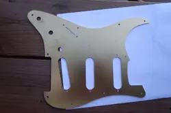 STRATOCASTER PICKGUARD GOLD
