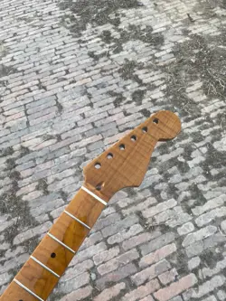 22 FRET ROASTED FLAME MAPLE ST ELECTRIC GUITAR NECK 25.5INCH GLOSS  FENDER STRAT