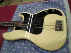 FENDER JAPAN PB70-70US USED ALDER BODY MAPLE NECK ROSEWOOD FINGERBOARD WHITE