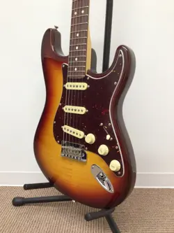 FENDER 70TH ANNIVERSARY AMERICAN PROFESSIONAL II STRATOCASTER   COMET BURST